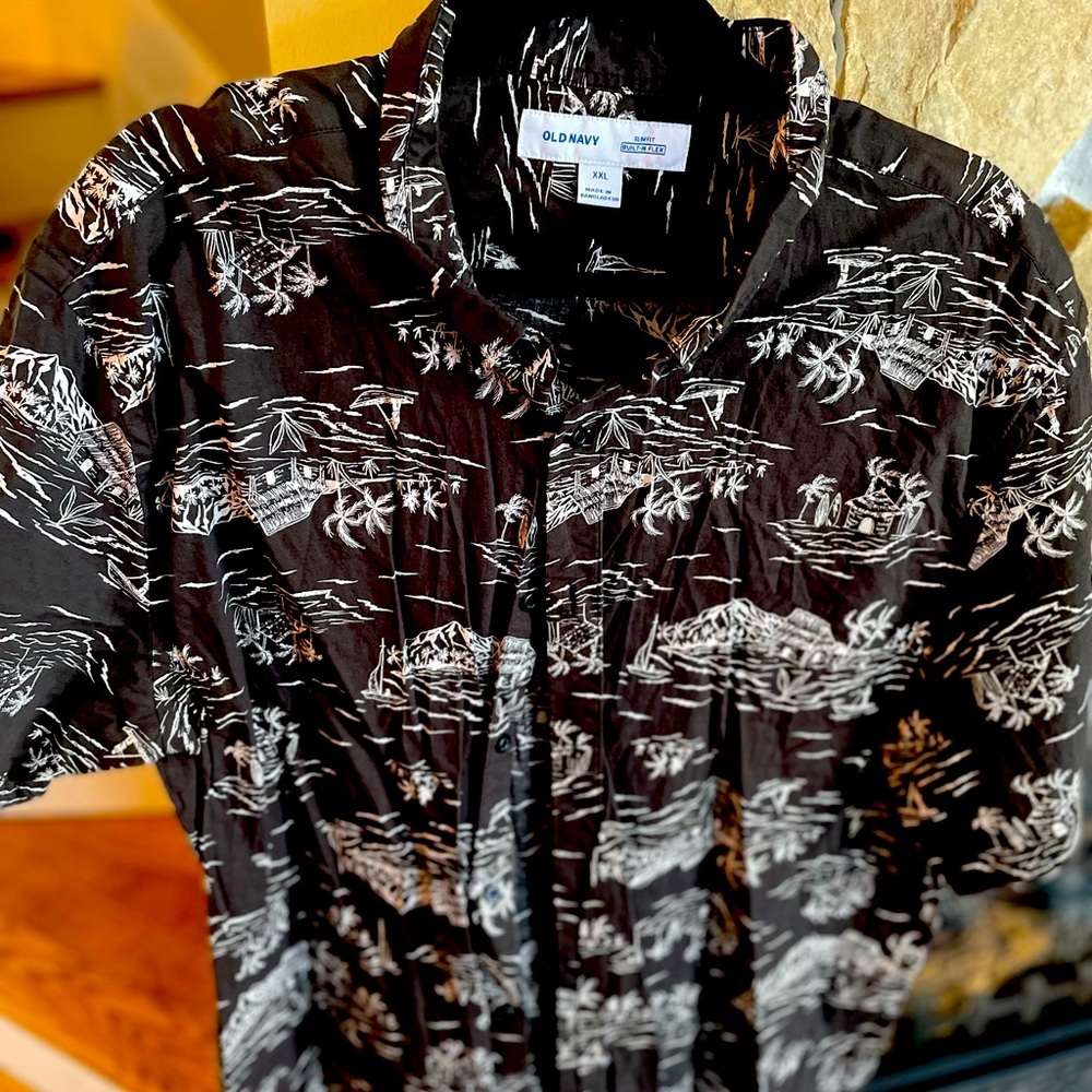 Old Navy Cruise wear. Worn once. Short sleeve shirt smoke free